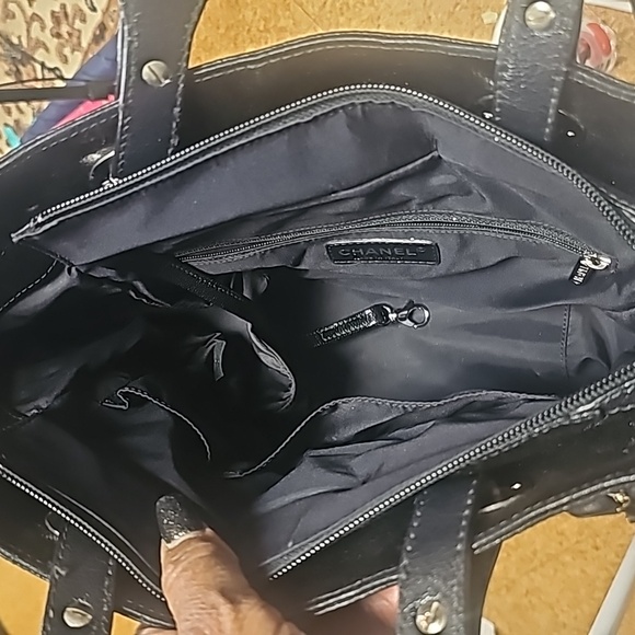 AUTHENTIC CHANEL QUILTED HAND TOTE BAG CANVAS/L… - Picture 3 of 12